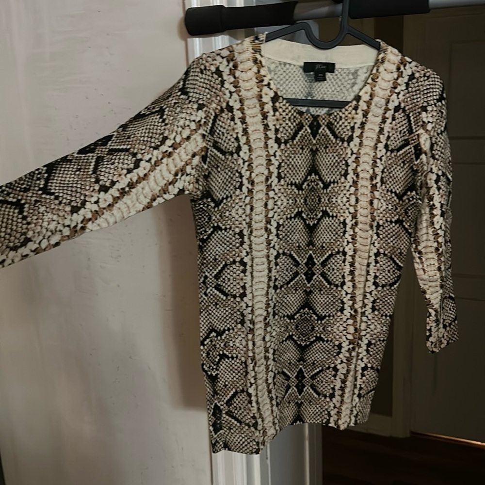 100% Marino wool J Crew 3/4 sleeve snakeskin shirt